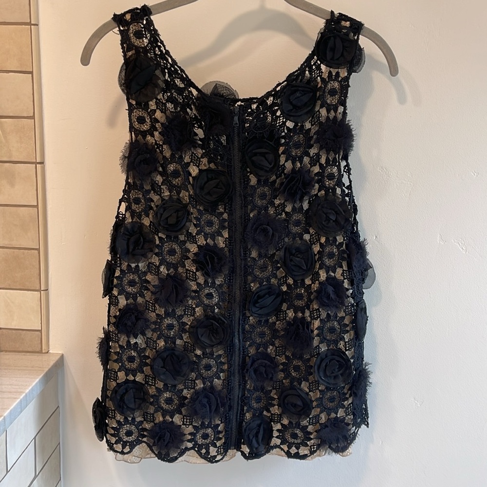 Alice and Olivia sleeveless blouse - Picture 2 of 7